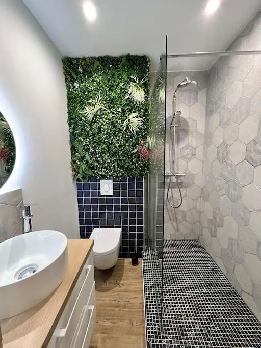 Studio 1 Neuf A 100 M Des Plages Et De La Gare Saint-Raphael  Apartment