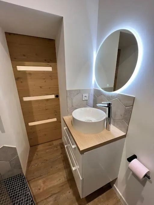 Studio 1 Neuf A 100 M Des Plages Et De La Gare Saint-Raphael  Saint-Raphael (Var)