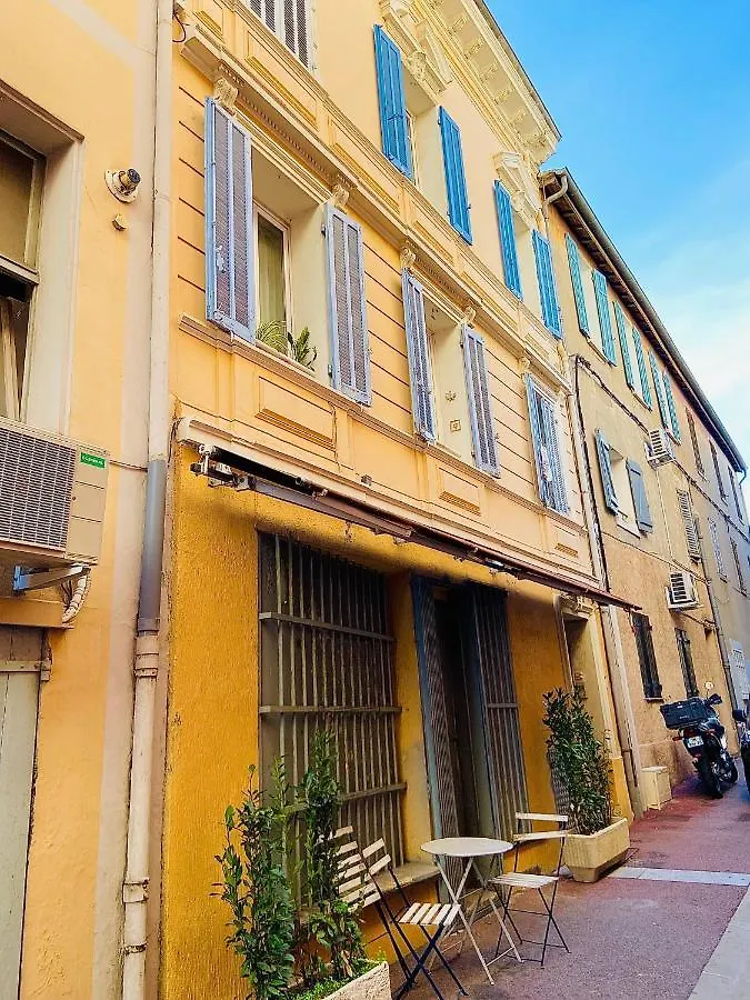 Apartment Studio 1 Neuf A 100 M Des Plages Et De La Gare Saint-Raphael  France